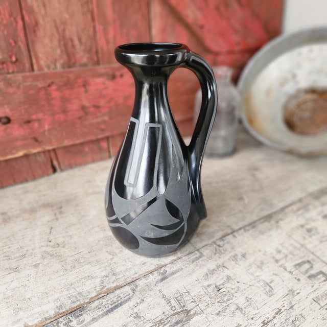 1980s Vintage George & Georgene Garrett Southwest-Style Black Studio Pottery Pitcher For Sale - Image 5 of 11