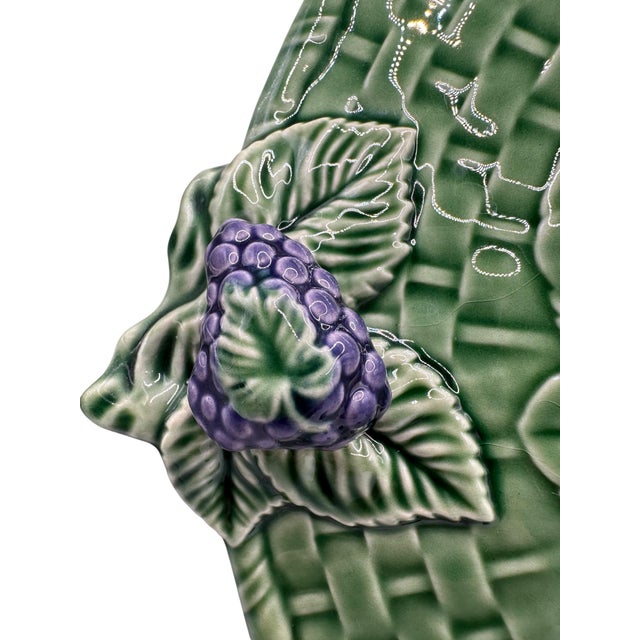 Vintage Bordallo Pinheiro Green Majolica Basketweave Cheese & Cake Platter For Sale - Image 9 of 12