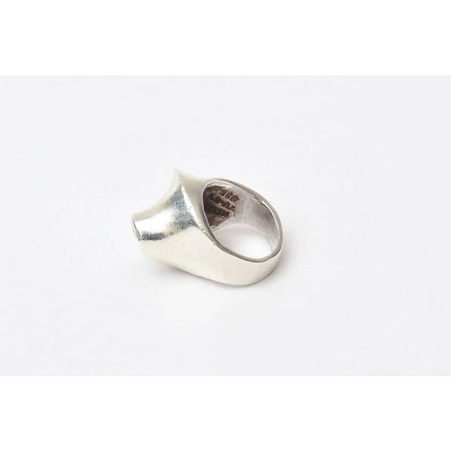 Vintage Sterling Silver Sculptural Modernist Ring Hallmarked Size 5.25 For Sale In Miami - Image 6 of 10