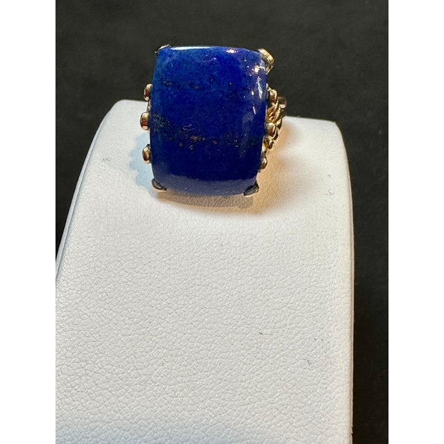Arts & Crafts 15 Ct Emerald cut Natural Lapis Lazuli Ring in 14 Kt Yellow Gold, Estate Size 7 For Sale - Image 3 of 18