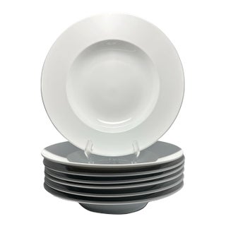 Crate & Barrel "Maison" 7 White Porcelain Large Rim Pasta or All Purpose Bowls For Sale