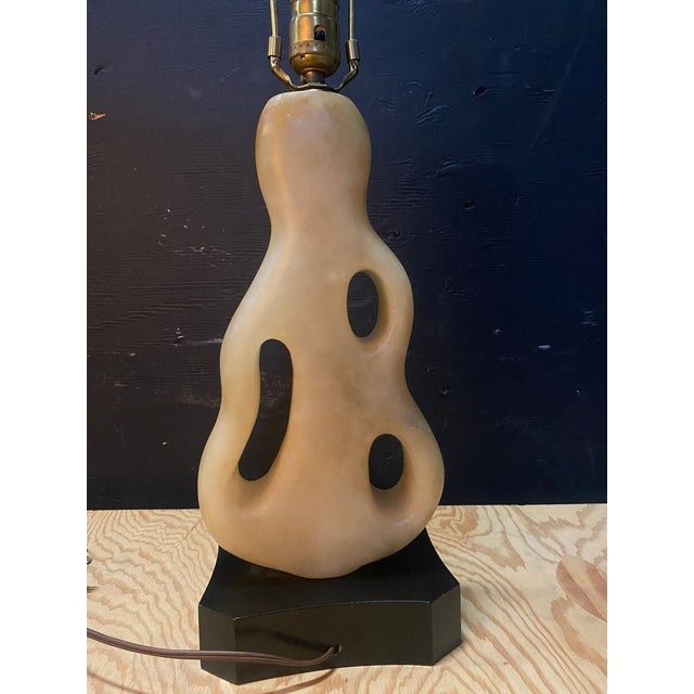 1950s 1950's Biomorphic Alabaster Table Lamp Designed by Maurizio Tempestini For Sale - Image 5 of 11
