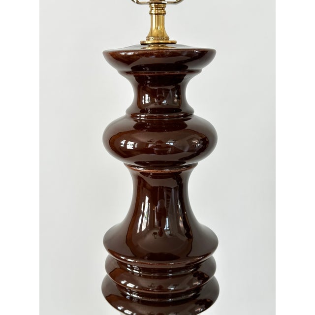 1960s 1960s Large Glossy Brown MId Century Modern Ribbed Ceramic Table Lamps - a Pair For Sale - Image 5 of 15