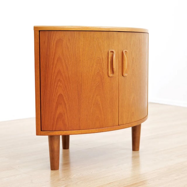 Wood Pair of Teak Corner Cabinets Nightstand Side Tables by G Plan For Sale - Image 7 of 10