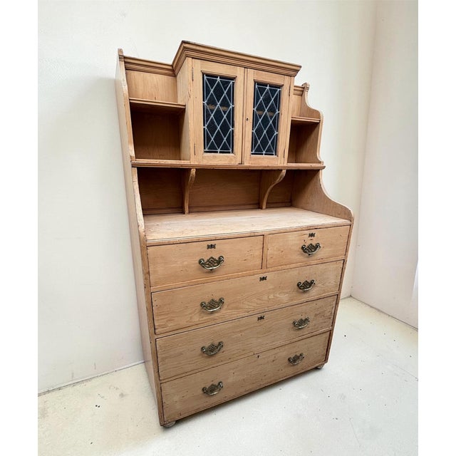 English Late 1800s Pine Dresser in English Countryside Style For Sale - Image 3 of 10