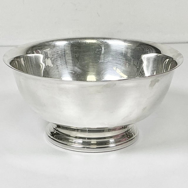 Art Deco 1970s Vintage Hollywood Regency Chippendale Gorham Silverplate Revere Serving 8” Footed Serving Bowl For Sale - Image 3 of 8