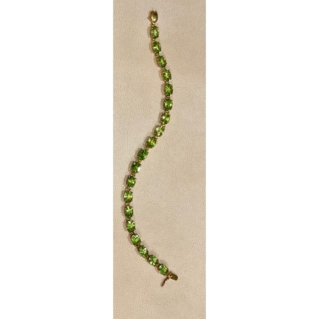 15 Carat Genuine Natural Pear Shape Peridot Tennis Bracelet 14 Karat yellow gold For Sale - Image 4 of 18