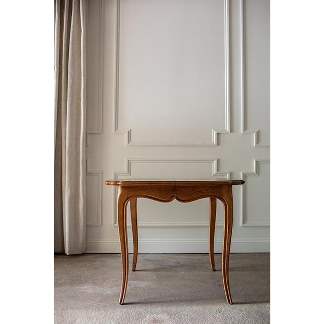 Vintage French Provincial Henredon Dining Table With Leaf For Sale - Image 10 of 17