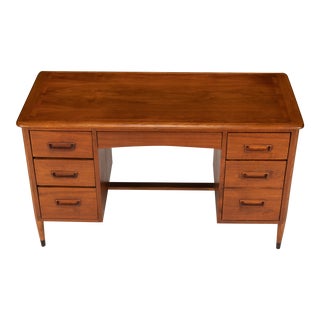 1960s Lane Acclaim Mid Century Walnut Kneehole Desk For Sale