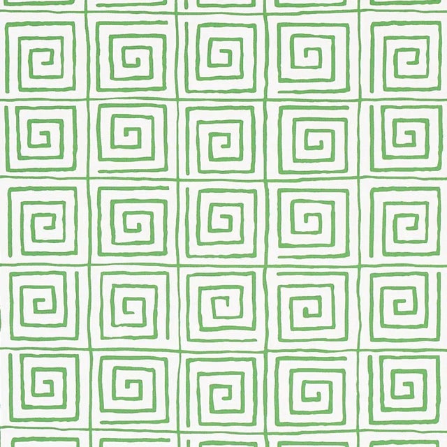 Sample - Schumacher X Cristina Buckley Trousdale Wallpaper in Leaf For Sale