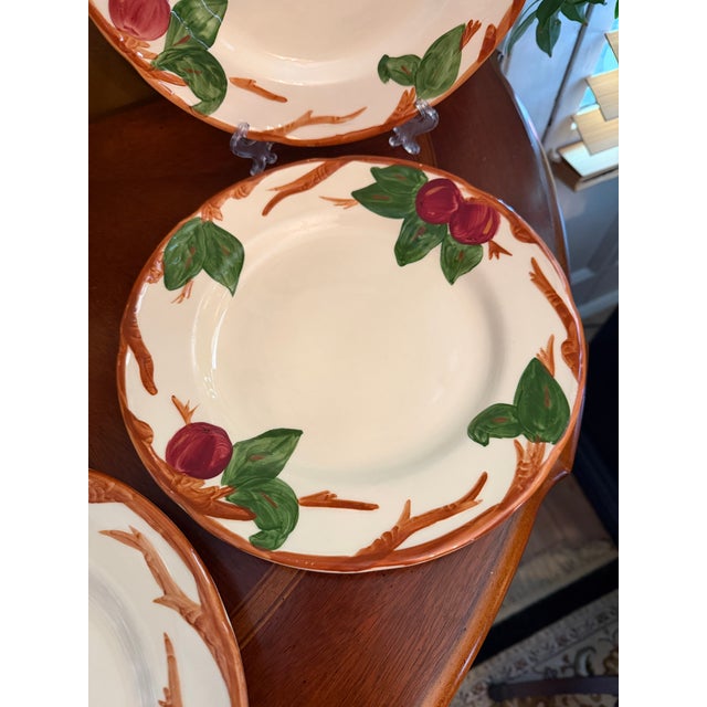 Franciscan China 1980s Franciscan Apple Dinner Plate England Backstamp Hand Painted 10 5/8" - Set of 6 For Sale - Image 4 of 9