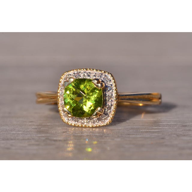 2000 - 2009 The Zhu: Peridot and Natural Diamond Halo Ring in Yellow Gold For Sale - Image 5 of 11