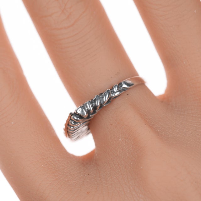 sz6.5 Dian Malouf 14k gold Accented Sterling freeform modernist stackable ring For Sale - Image 4 of 10