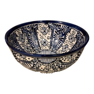 Vintage Mexican Talavera Hand-Painted Blue & White Ceramic Serving Bowl For Sale