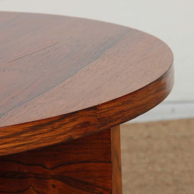 20th Century Round Coffee Table in Walnut and Rosewood For Sale - Image 4 of 6