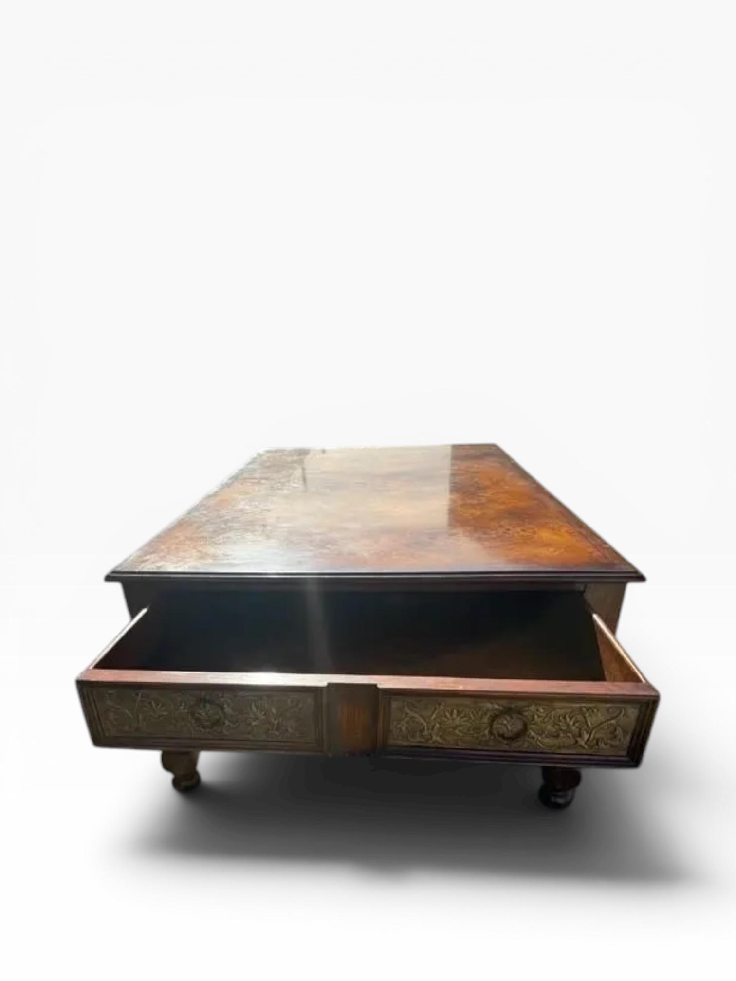 Theodore Alexander コーヒーテーブル アンティーク Theodore Alexander “Armoury Collection” Carved Coffee Table