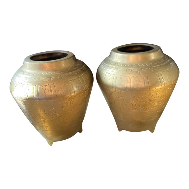 Early 20th Century Foo Dog Etched Vases - a Pair For Sale