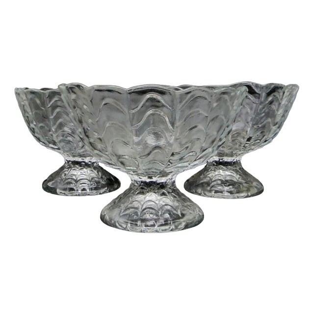 Art Deco Bowls on Stand from Ząbkowice Glassworks, Poland, 1970s, Set of 3 For Sale