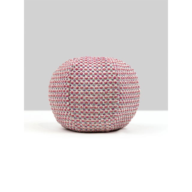 Contemporary The House Of Scalamandré Heatherton Circle Pillow In Posey For Sale - Image 3 of 3