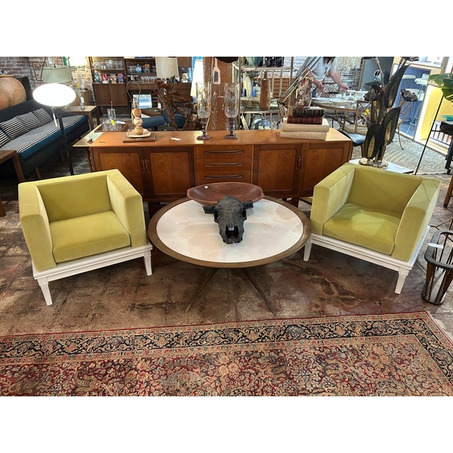 1960s Pair of Mid Century Modern Green Chartreuse Club Chairs in Velvet For Sale - Image 5 of 10