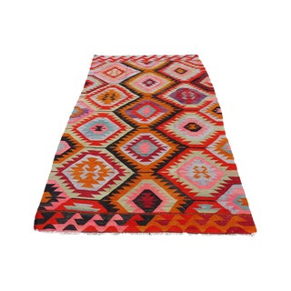 Handwoven Vintage Denizli Kilim Rug - 5'7" x 9'7" For Sale