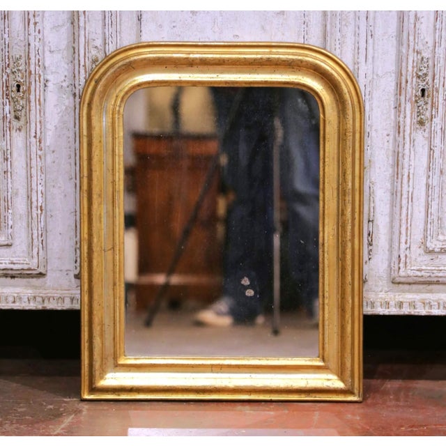 Gold Pair of 19th Century French Louis Philippe Giltwood Mirrors With Floral Motifs For Sale - Image 8 of 9