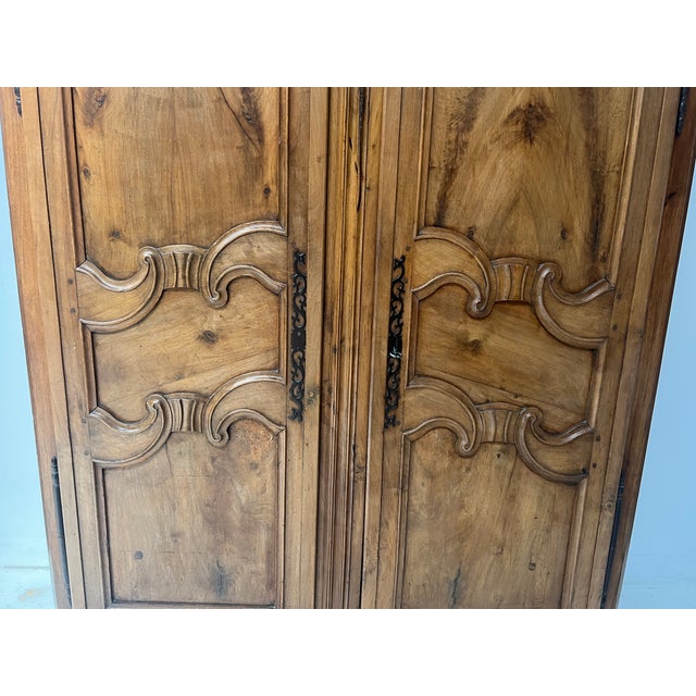 Louis XV Style Wardrobe in Walnut, 18th Century For Sale - Image 14 of 15