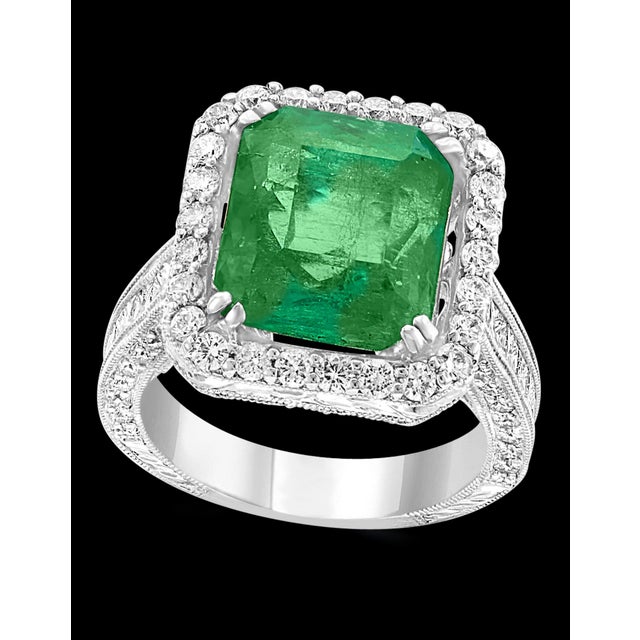 8 Carat Emerald Cut Colombian Emerald and Diamond 18 Karat Gold Ring Estate For Sale - Image 17 of 18
