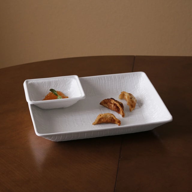The Croc Chip & Dip is really two great pieces in one fabulous item. The two-parter offers stylish looks and elegant...
