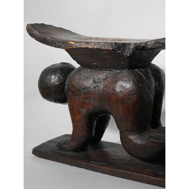Large African Ashanti Figural Stool, 1930s For Sale - Image 4 of 8