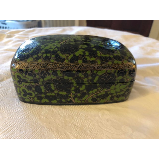 Traditional Vintage Hand Painted Paper Mache Trinket Box For Sale - Image 3 of 6