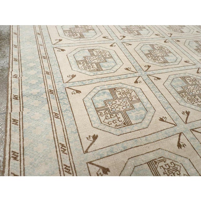 Tribal Galerie Shabab Collection Mid-20th Century Turkish Anatolian Accent Rug For Sale - Image 3 of 8
