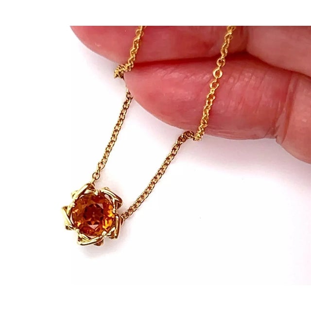 Contemporary Tiffany & Co. Citrine 18k Yellow Gold Solitaire Pendant Necklace For Sale - Image 3 of 10