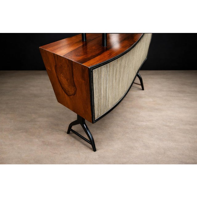Brazilian Modern Curved Brazilian Bar in Rosewood and Ebony Finish 1950s For Sale In New York - Image 6 of 12