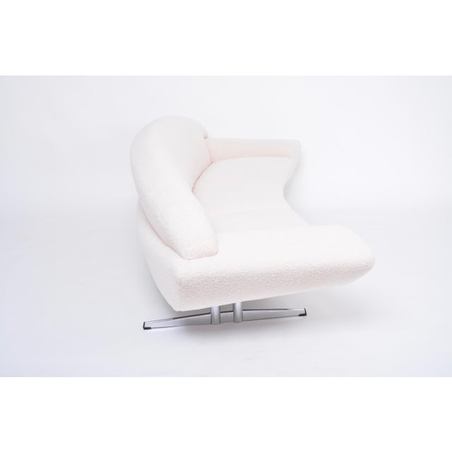 White Mid-Century White Teddy Fur Capri Sofa attributed to Johannes Andersen, 1960s For Sale - Image 8 of 18