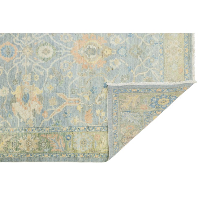 This stunning Modern Sultanabad rug masterfully blends 19th-century Persian heritage with a contemporary, airy color...