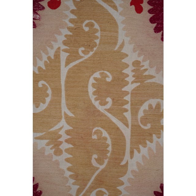 Beige Uzbek Suzani Rug – Red Teal Floral Embroidery – Boho Handmade Textile 7'5'' X 10'3'' For Sale - Image 9 of 15