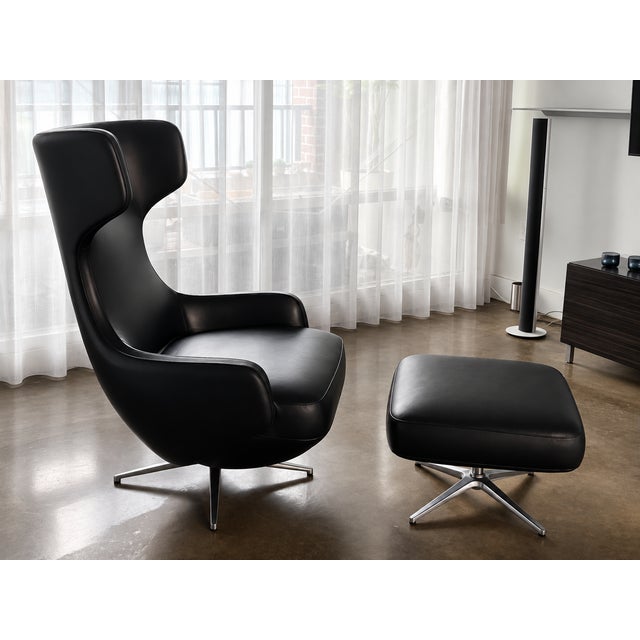 Mid-Century Modern Cantoni Leather Recliner Lounge Chair and Ottoman Set in Genuine Top-Grain Leather With Stainless Steel Swivel Base For Sale - Image 3 of 12
