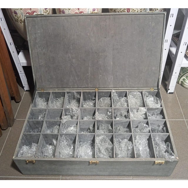 Chess Set by Cerámicas Benlloch for Manises, 1980s, Set of 33 For Sale - Image 11 of 17