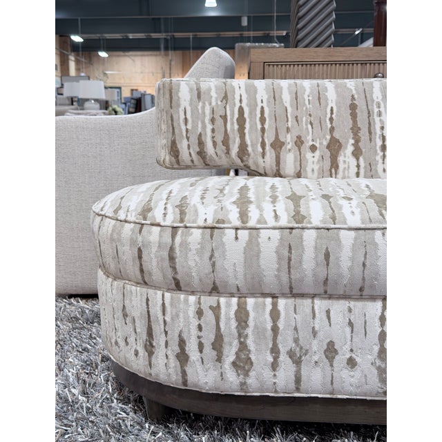 Late 20th Century Tomlinson Cambria Curved Velvet Sofa by Theodore Alexander For Sale In New York - Image 6 of 10
