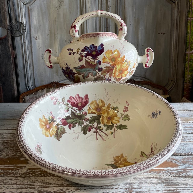 Toilette Set with Tilt Jug from Sarreguemines, 1890s, Set of 2 For Sale - Image 10 of 12
