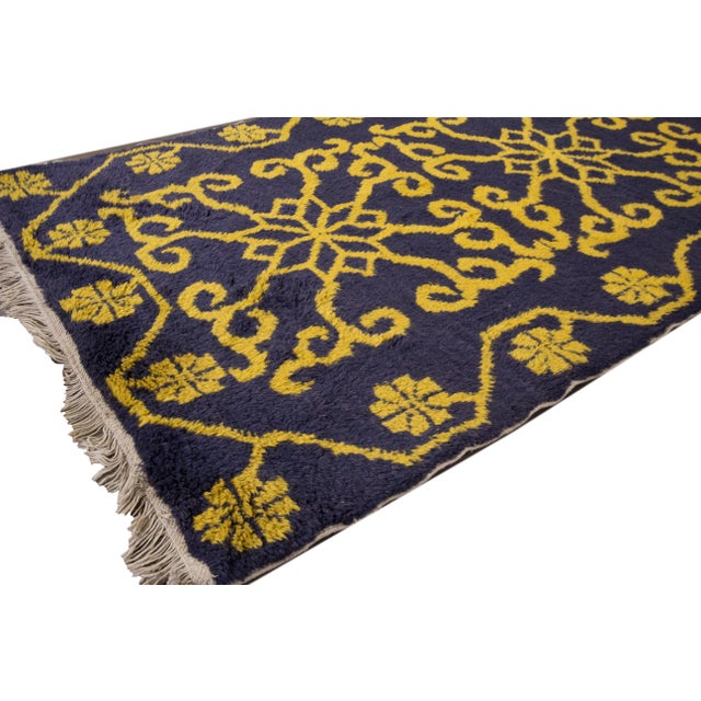 1960s Mid-20th Century Vintage Chinese Rug - 2'10" X 6' For Sale - Image 5 of 7