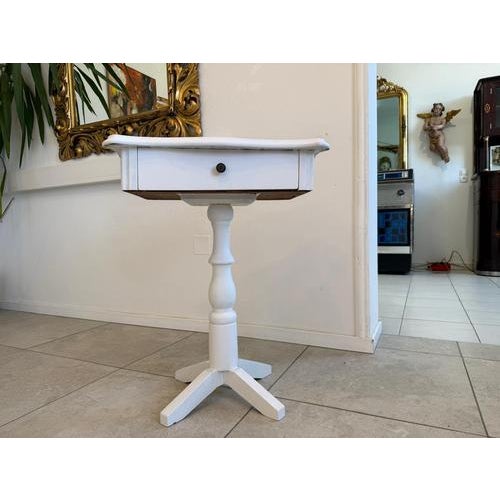 Biedermeier-style rustic sewing table. Dimensions: Height x Width x Depth 76 x 58 x 43 cm. Original, very charming rustic...