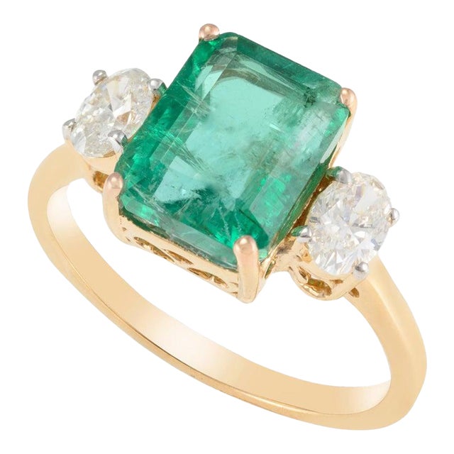 Certified 2.87 Ctw Octagon Emerald Pear Diamond Three Stone Ring Size 7 For Sale