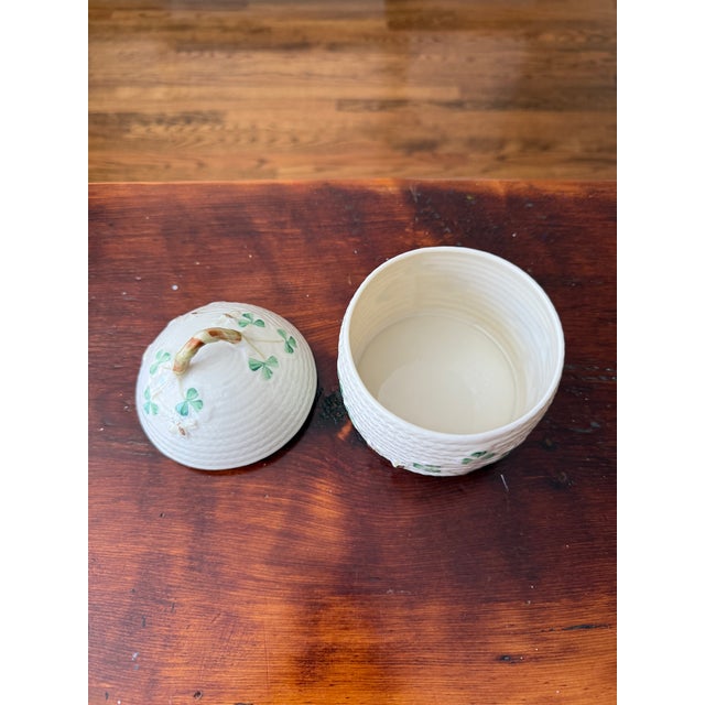 Vintage Belleek Ireland Shamrock Honey Pot With Bees & Clover, C. 1980s For Sale In Philadelphia - Image 6 of 8