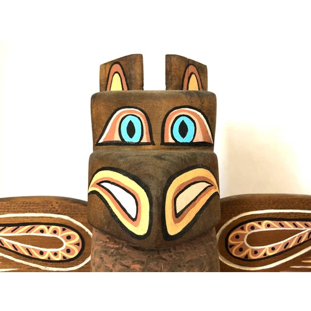 Brown Tlinget Totem Pole Pacific Northwest Eagle Bear W Fish Hand Carved Cedar 17.75" For Sale - Image 8 of 13