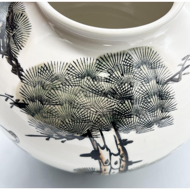 Vintage Chinese Porcelain Crane & Pine Landscape Vase – Chinoiserie / Japandi / Hollywood Regency For Sale - Image 10 of 14