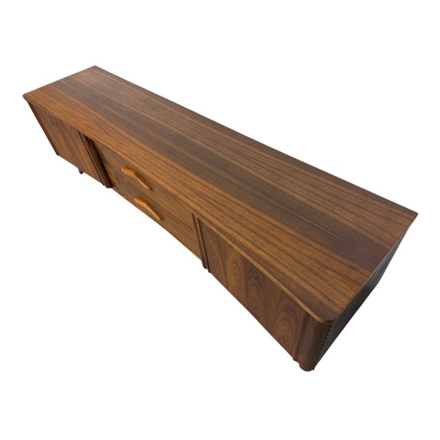 Mid-Century Modern Mid-Century Modern Young Manufacturing Walnut Sideboard For Sale - Image 3 of 11