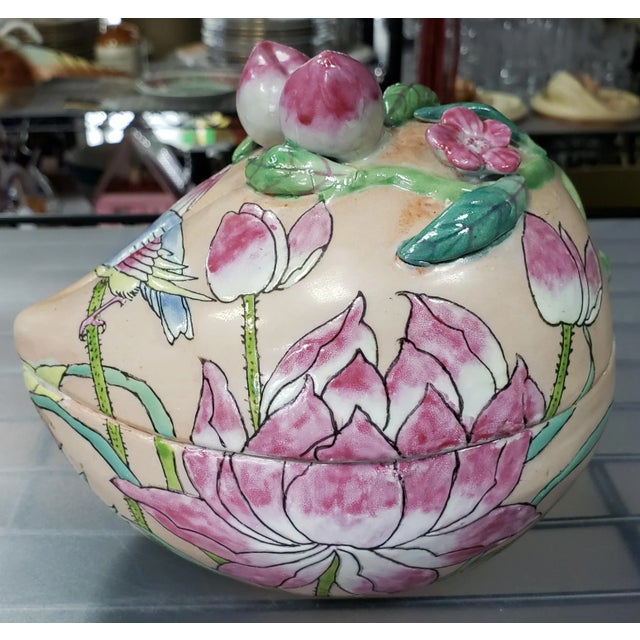 1980s Chinese Famille Rose Porcelain Peach-Form Offering Box For Sale - Image 9 of 9