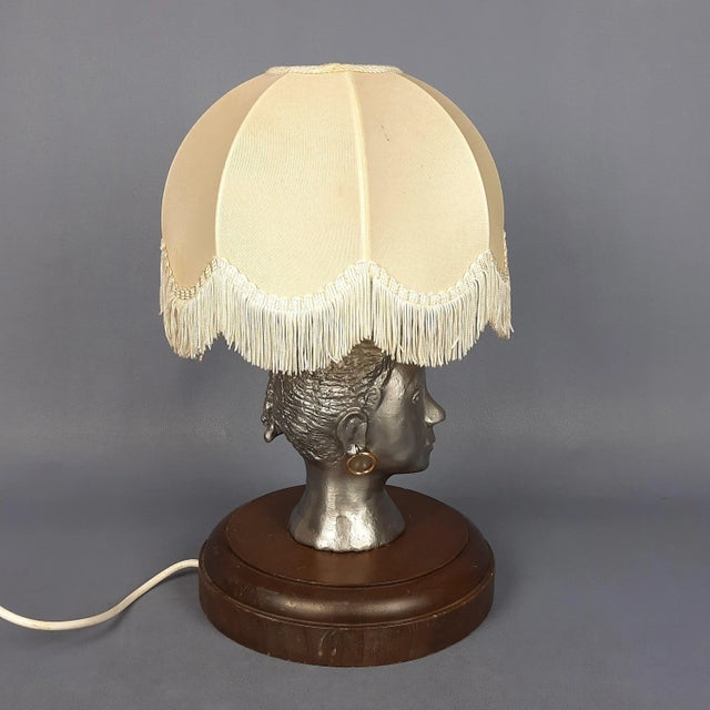 Sculptural Female Face Table Lamp in Aluminum and Wood, 1960s For Sale - Image 4 of 17